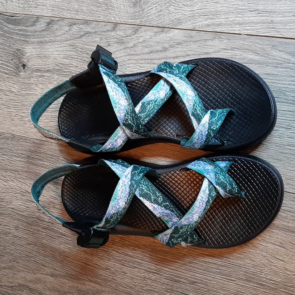 Mountain ⛰ print custom made chaco ladies sandals size 7